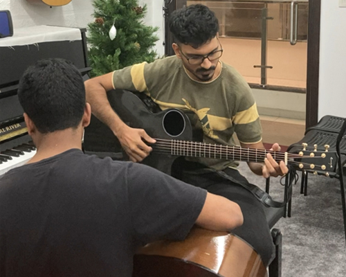 We offer our fully equipped studio for hire in goa
