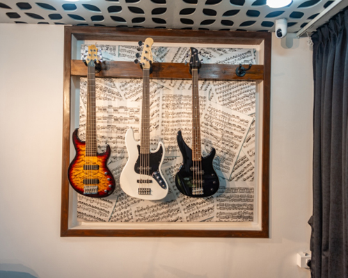 We offer our fully equipped studio for hire in goa
